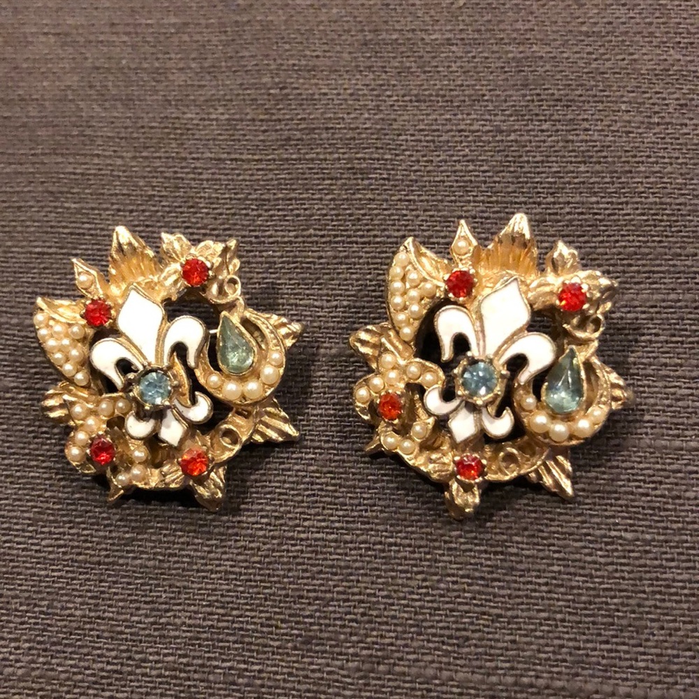 Fleur De Lis Scatter pins.